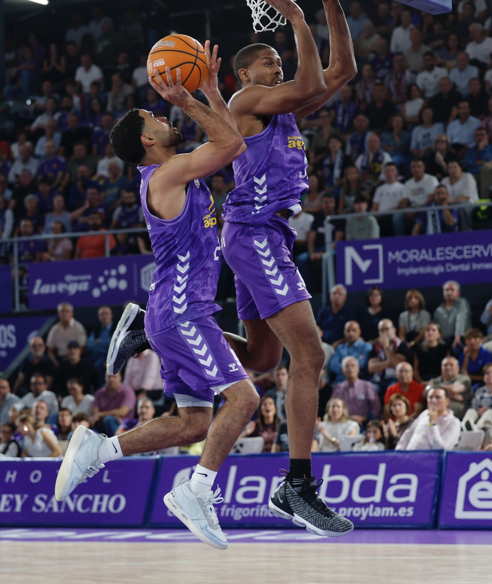 Primera victoria en casa