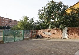 Patio del colegio Ave María y fincas colindantes.