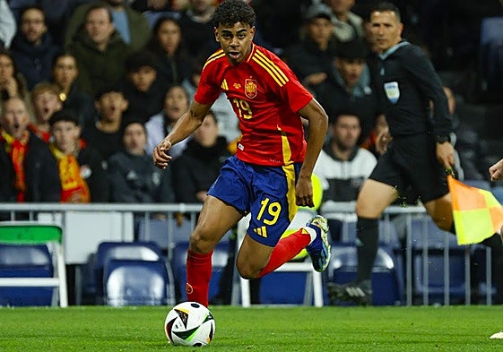 Lamine Yamal en un partido contra Brasil.