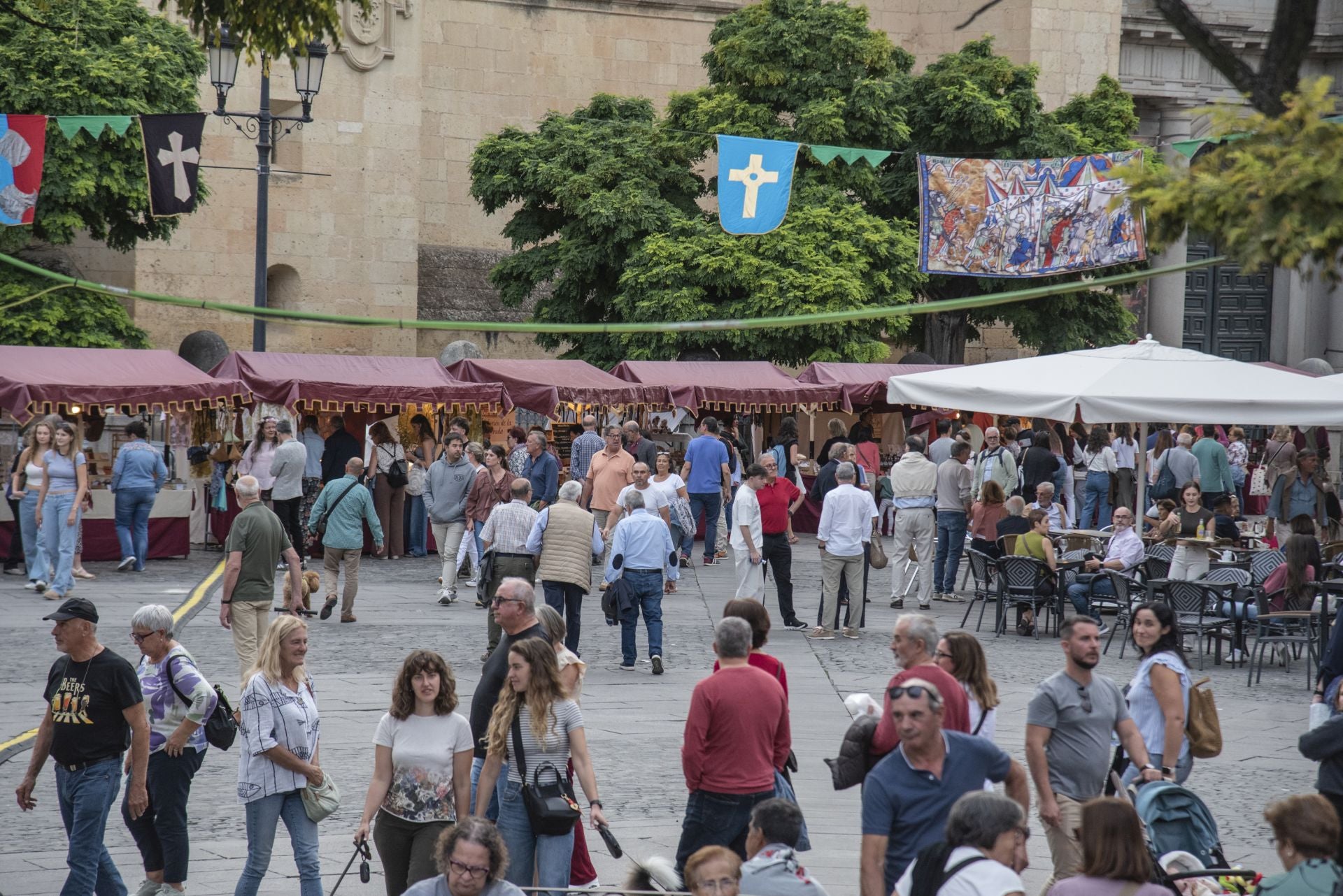 Las horas previas a la proclamación de Isabel, en imágenes