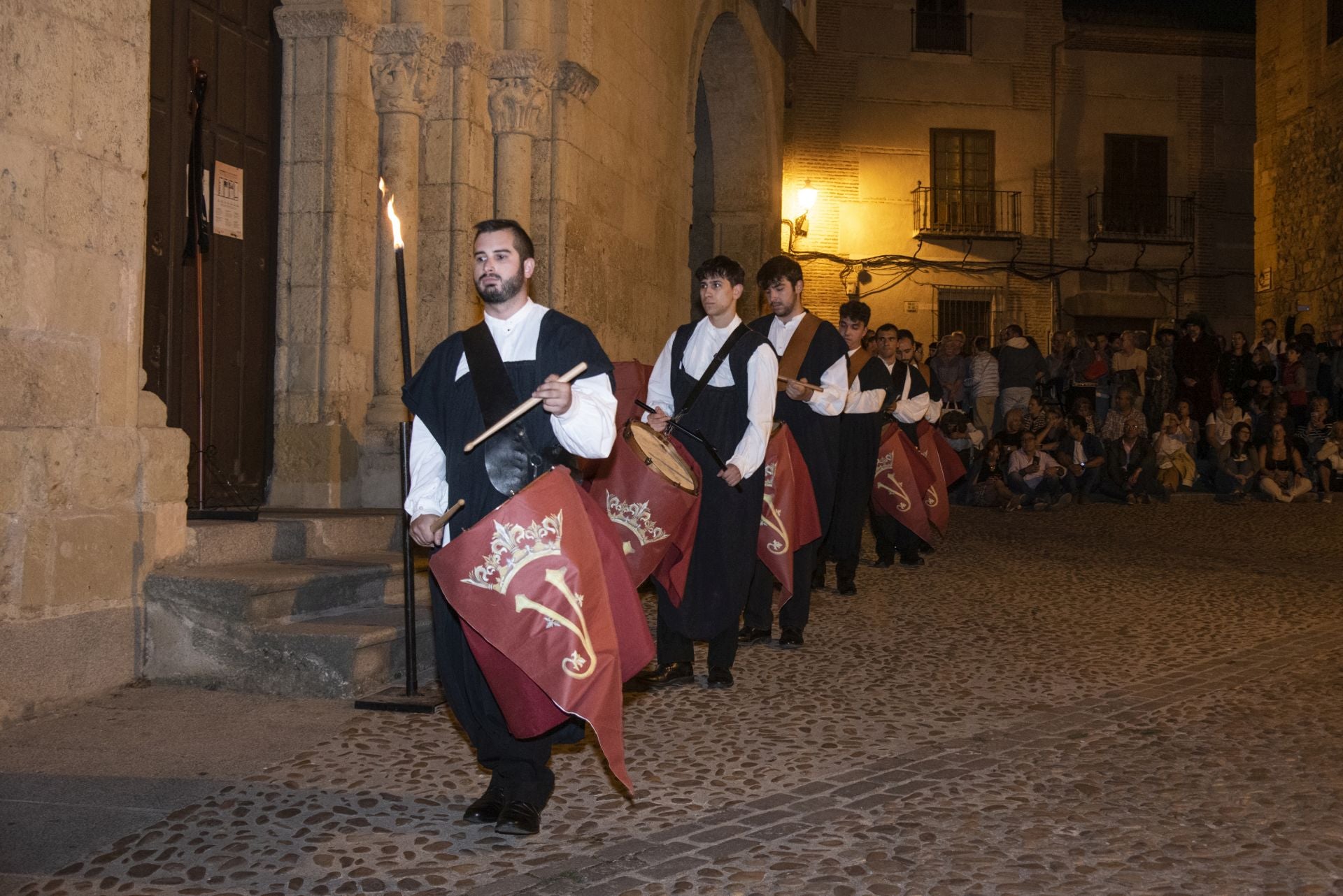 Las horas previas a la proclamación de Isabel, en imágenes
