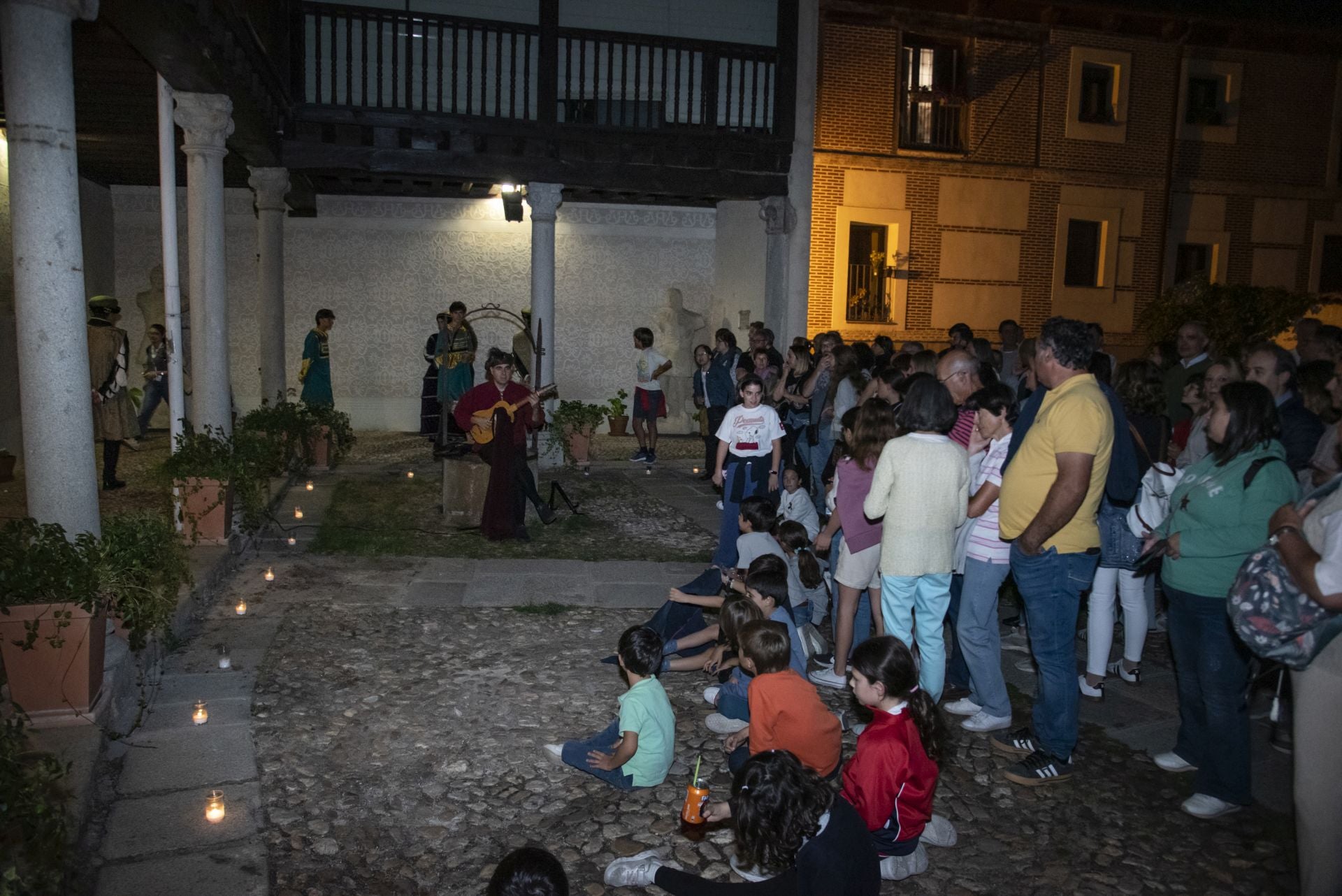 Las horas previas a la proclamación de Isabel, en imágenes