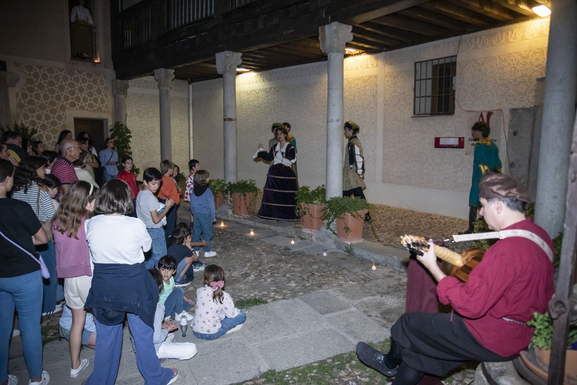 Las horas previas a la proclamación de Isabel, en imágenes