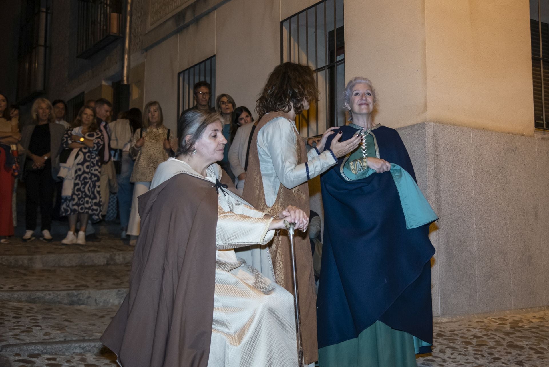 Las horas previas a la proclamación de Isabel, en imágenes