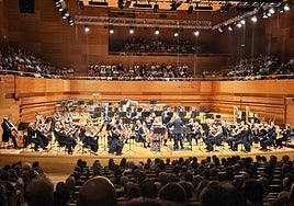 Kozená, junto a la OSCyL, dirigidos or Fischer.