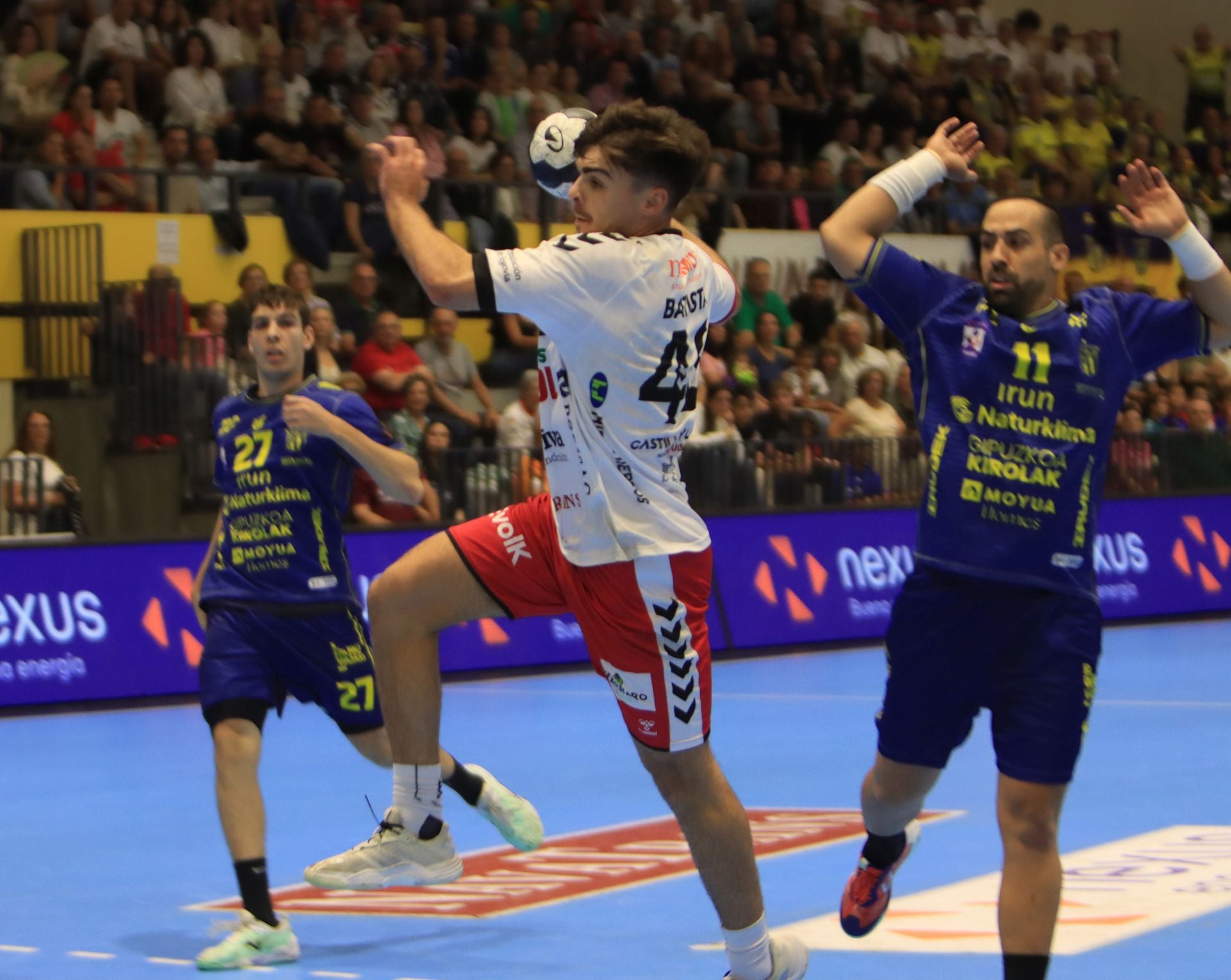 Fotografías de la derrota del Nava frente al Bidasoa Irún