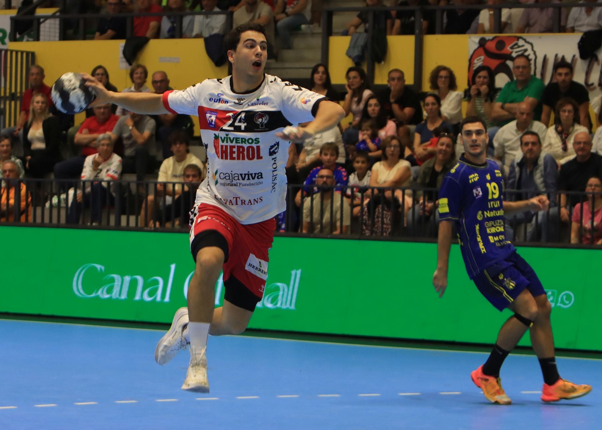 Fotografías de la derrota del Nava frente al Bidasoa Irún