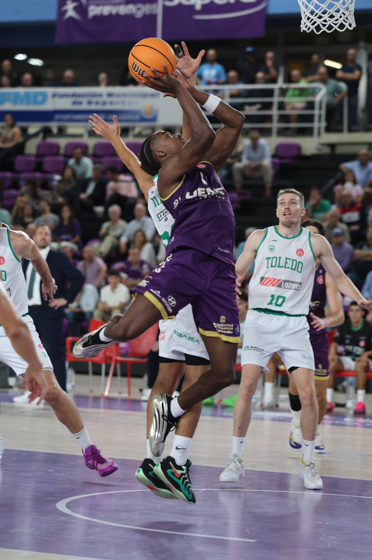 La primera victoria del UEMC Ciudad de Valladolid, en imágenes