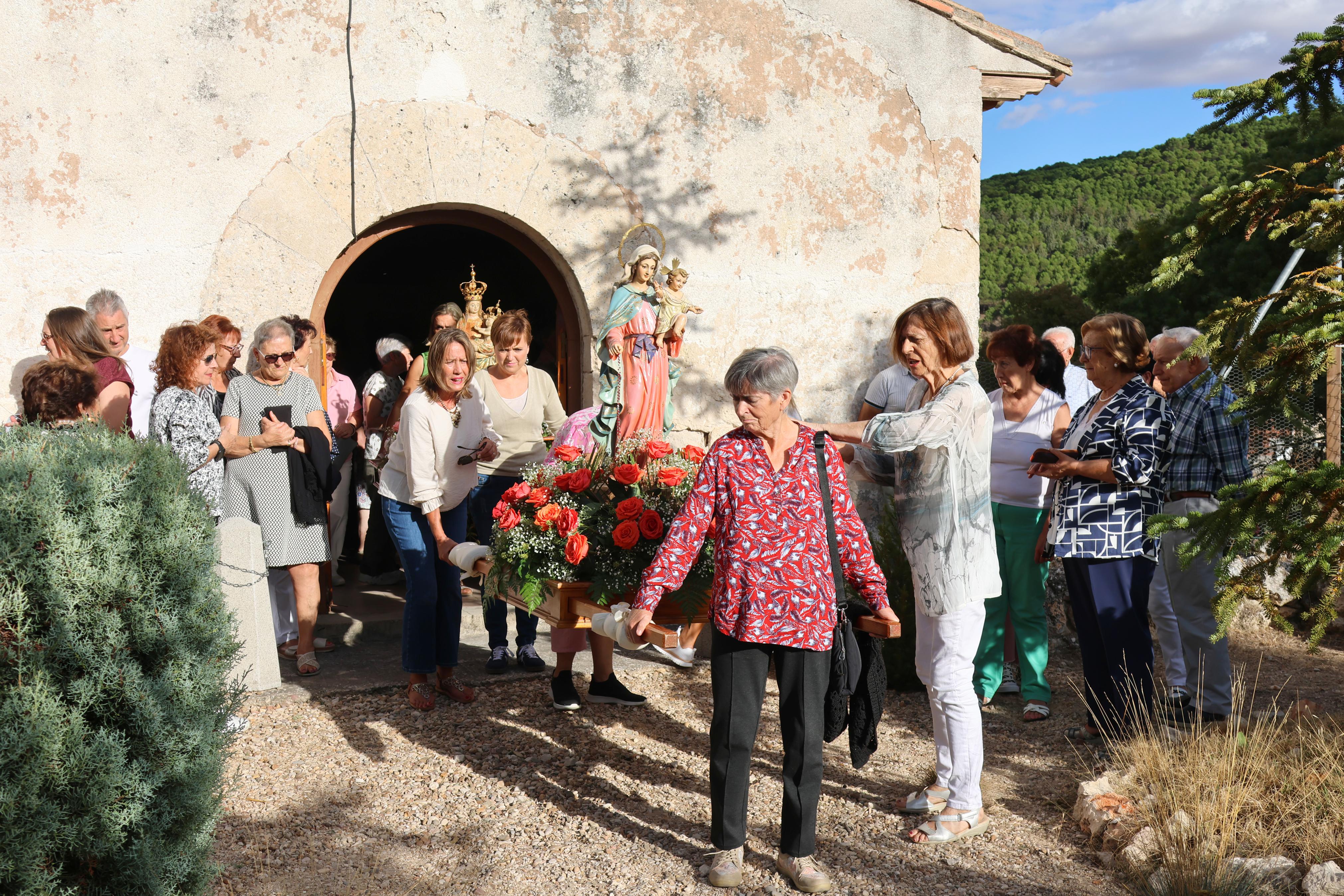 Cobos de Cerrato danza a sus Patronas