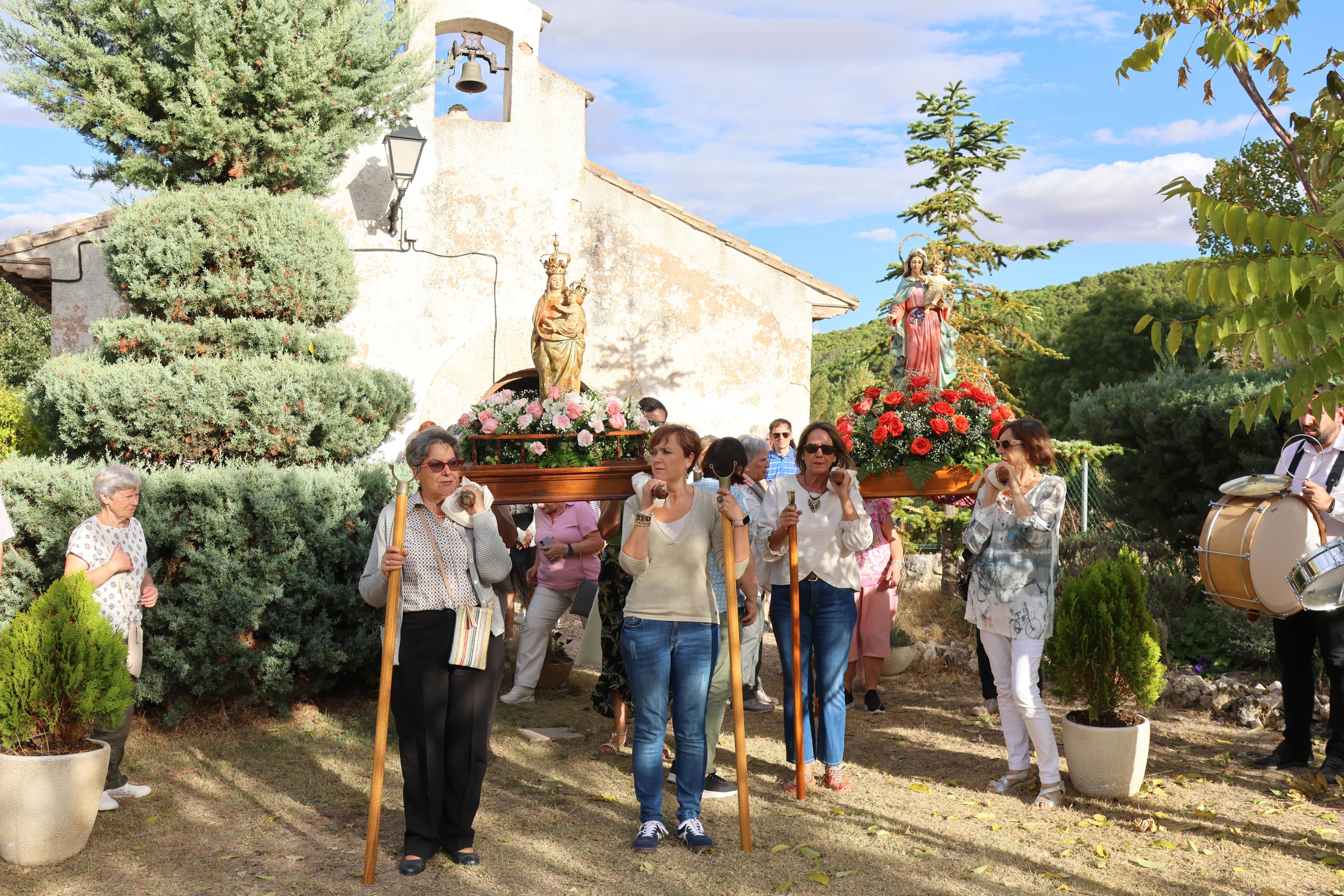 Cobos de Cerrato danza a sus Patronas
