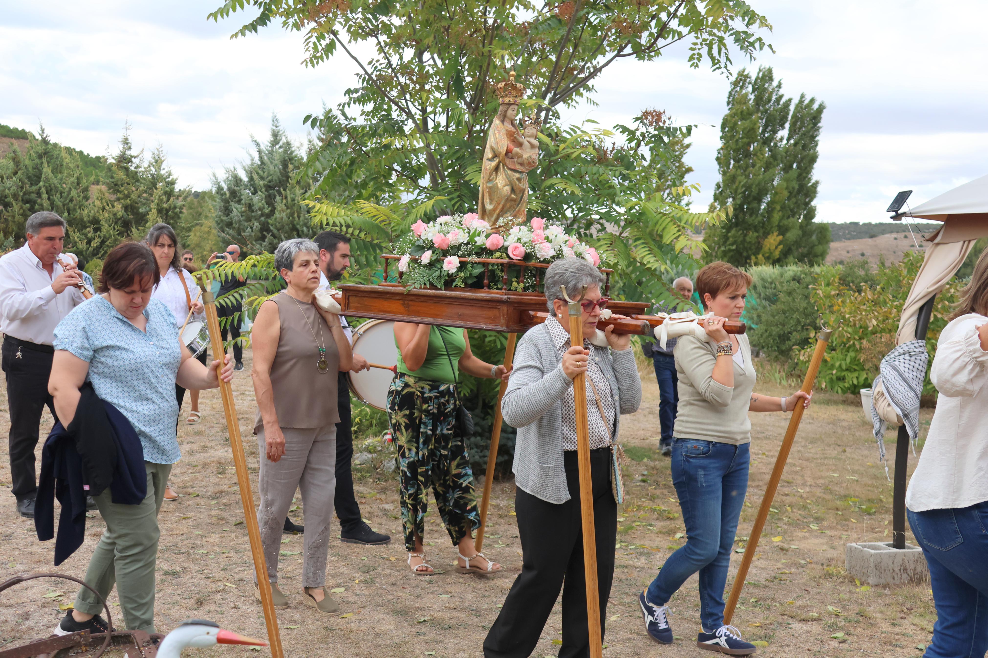 Cobos de Cerrato danza a sus Patronas