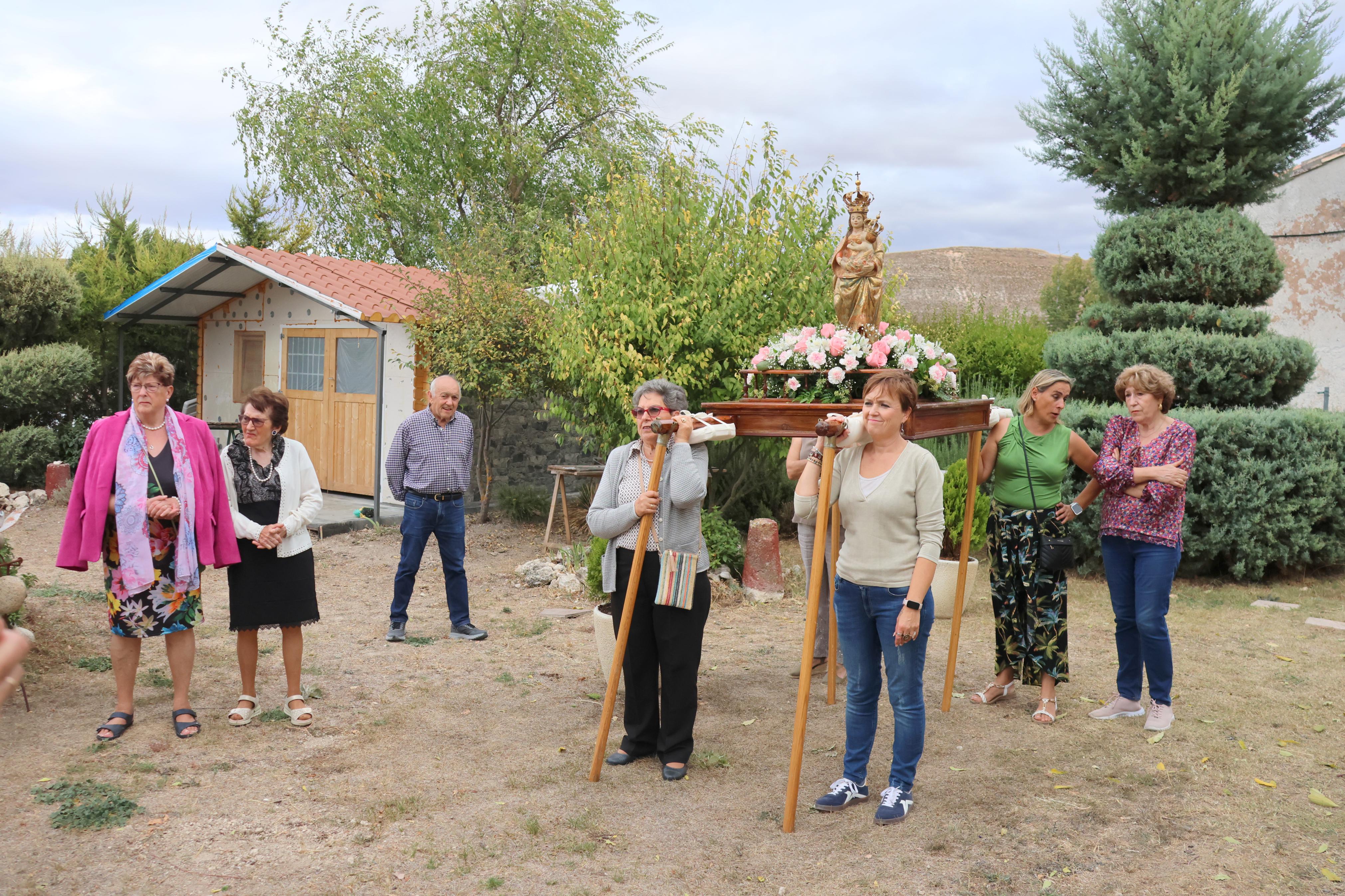 Cobos de Cerrato danza a sus Patronas