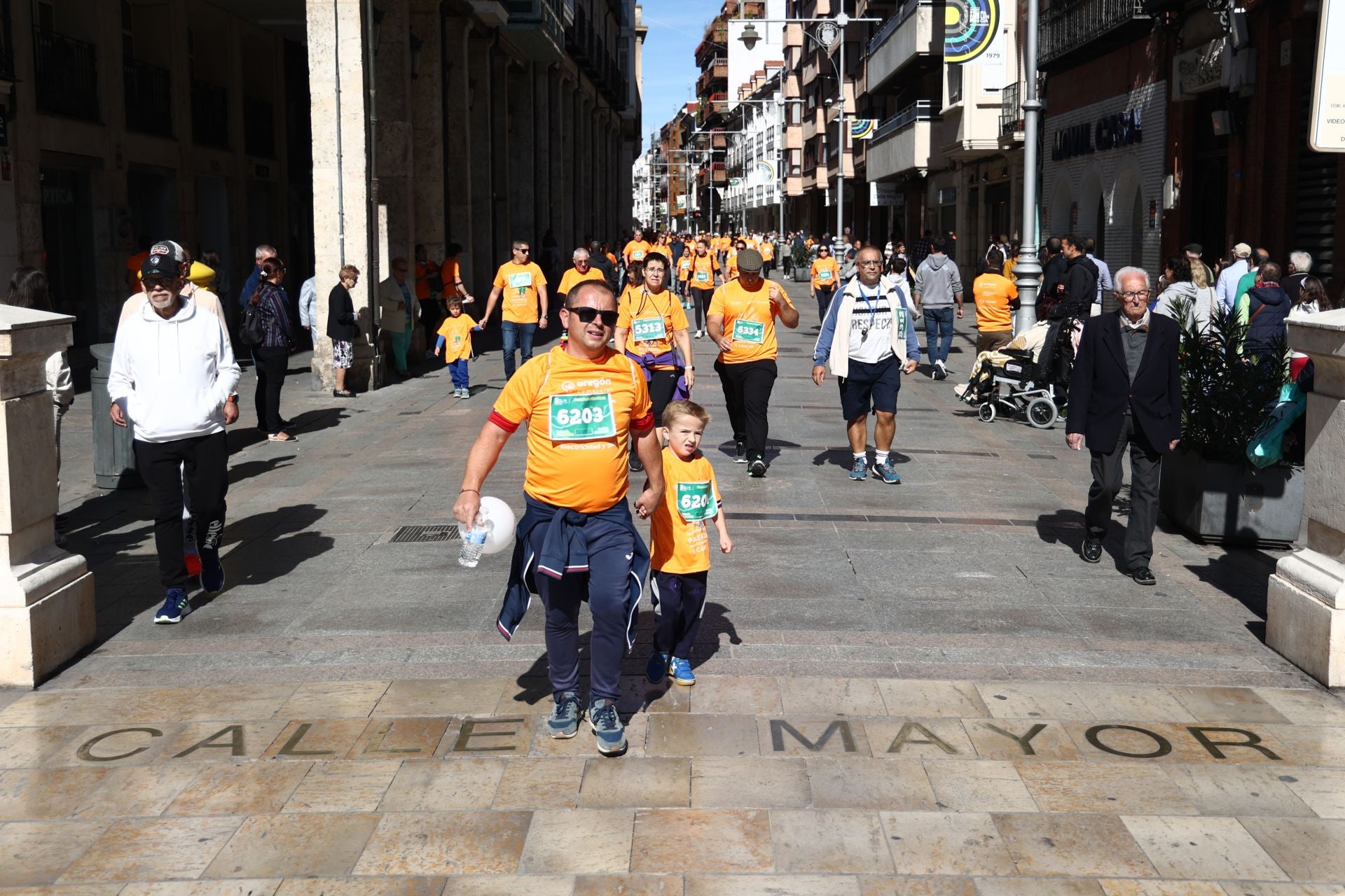 Las imágenes de la carrera contra el cáncer de Palencia