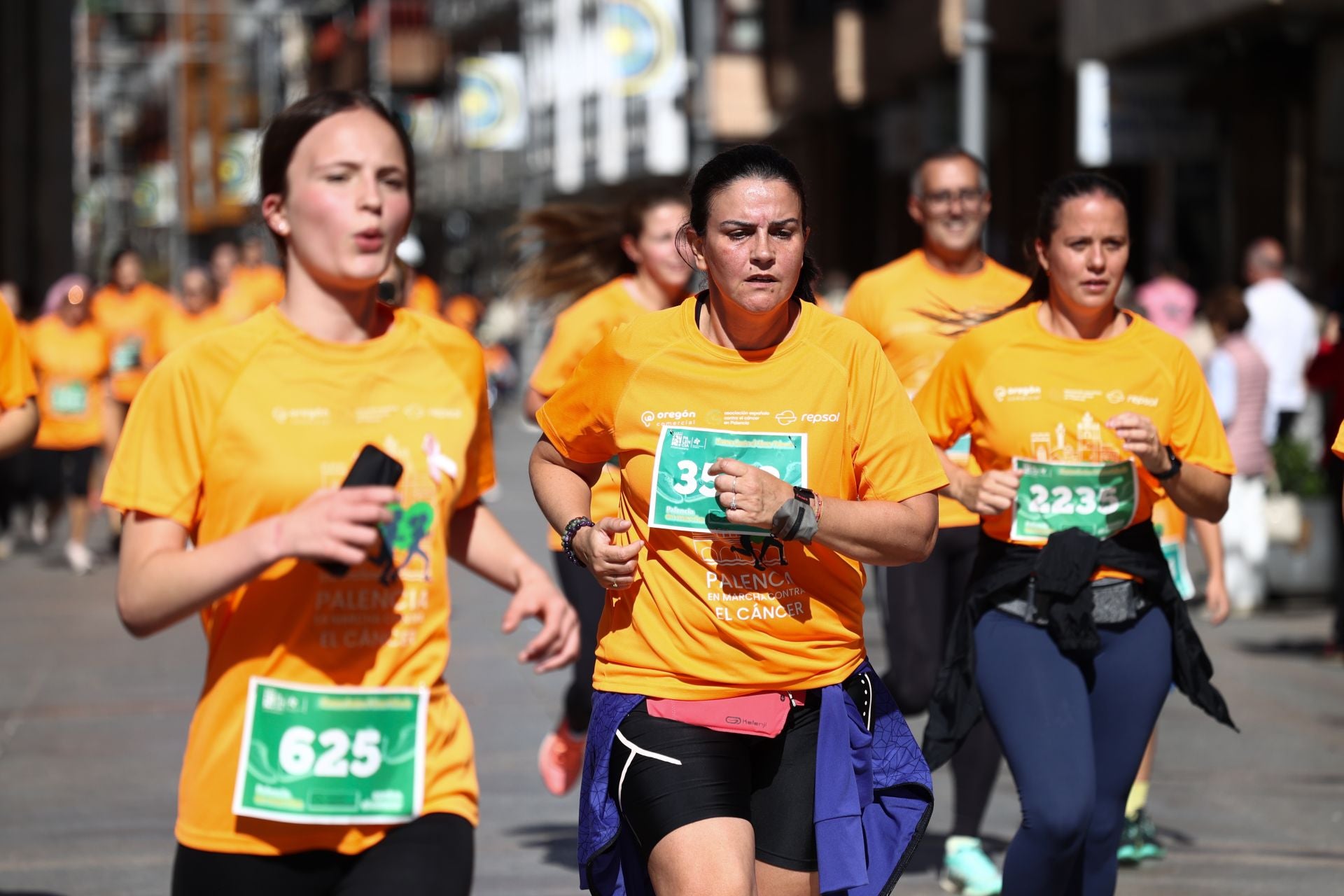 Las imágenes de la carrera contra el cáncer de Palencia