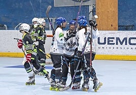 Las Panteras celebran uno de los goles.