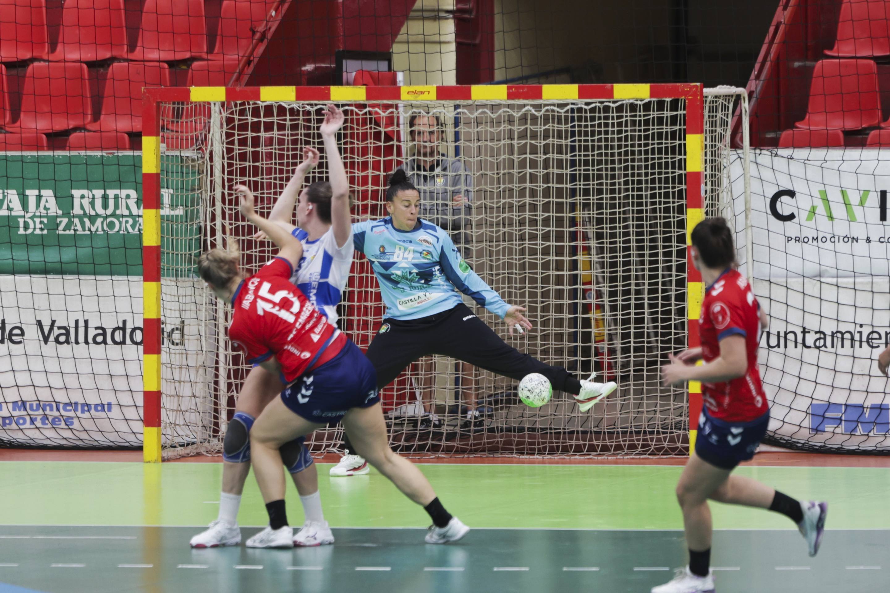 La derrota del Aula ante Porrino, en imágenes