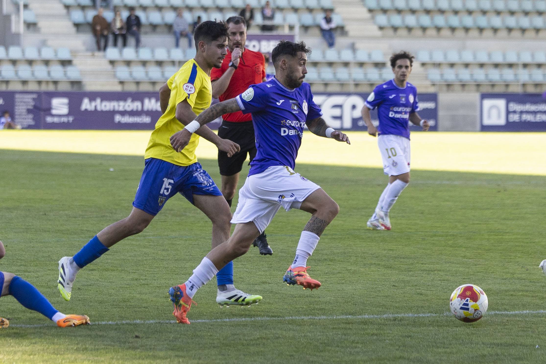 Las imágenes de la derrota del Palencia Cristo ante el Mansillés