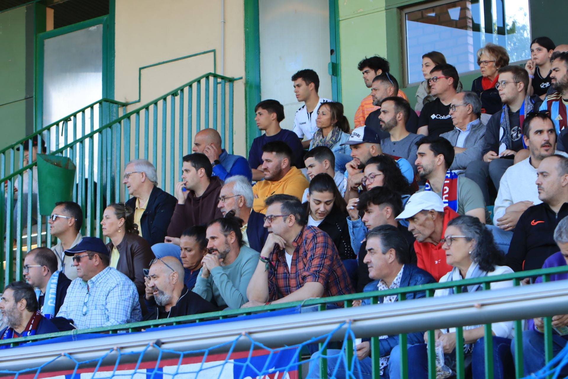 Búscate en las gradas de La Albuera durante el partido de la Segoviana