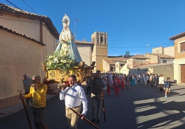 Villabrágima se rinde ante la Virgen del Rosario como cada primer domingo de octubre