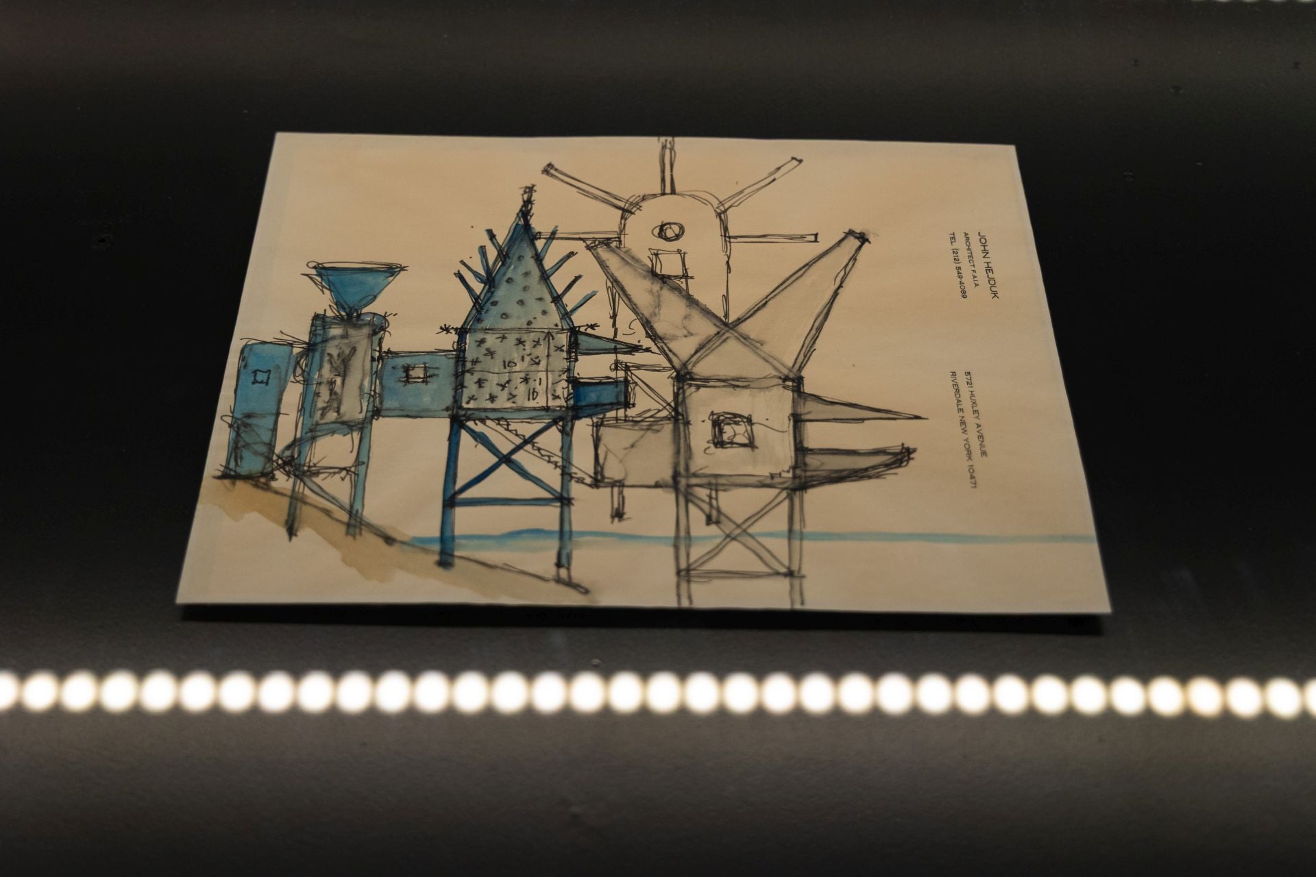 Las imágenes de la exposición sobre la prehistoria de la arquitectura en el Patio Herreriano