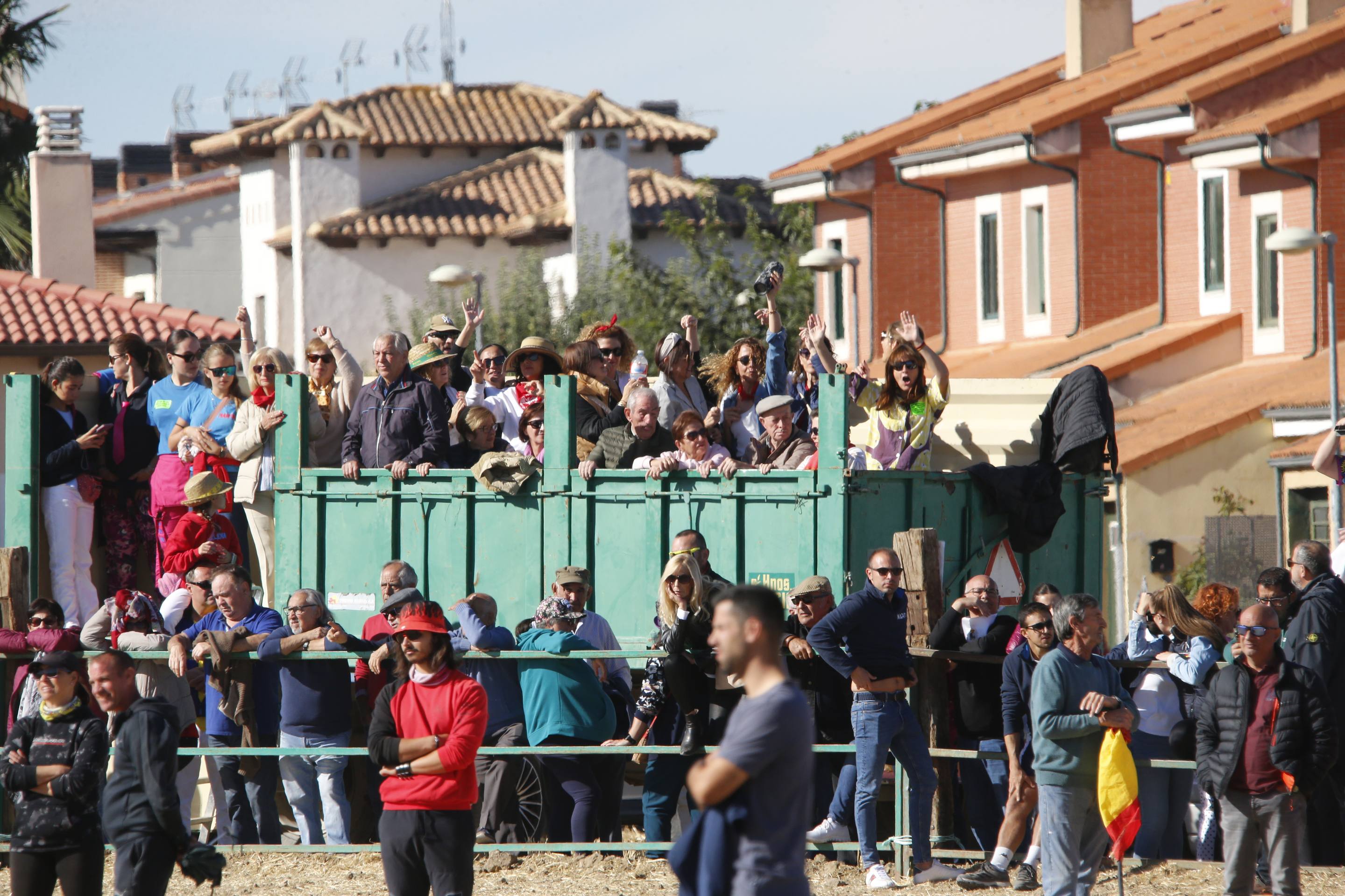 El último encierro mixto de las fiestas de Mojados 2025, en imágenes