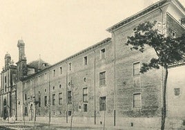 Fachada del Real Colegio de San Albano, más conocido como Colegio de los Ingleses.