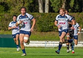 Cunha progresa con el oval camino de la línea de marca.