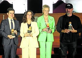 Alexandre Pérez, Almudena Sevilla, María Luisa Segoviano y César Pérez Gellida, en el Paraninfo.