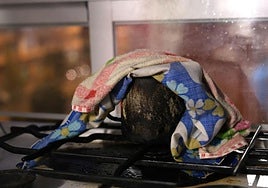 Una cazuela quemada, en una imagen de archivo.