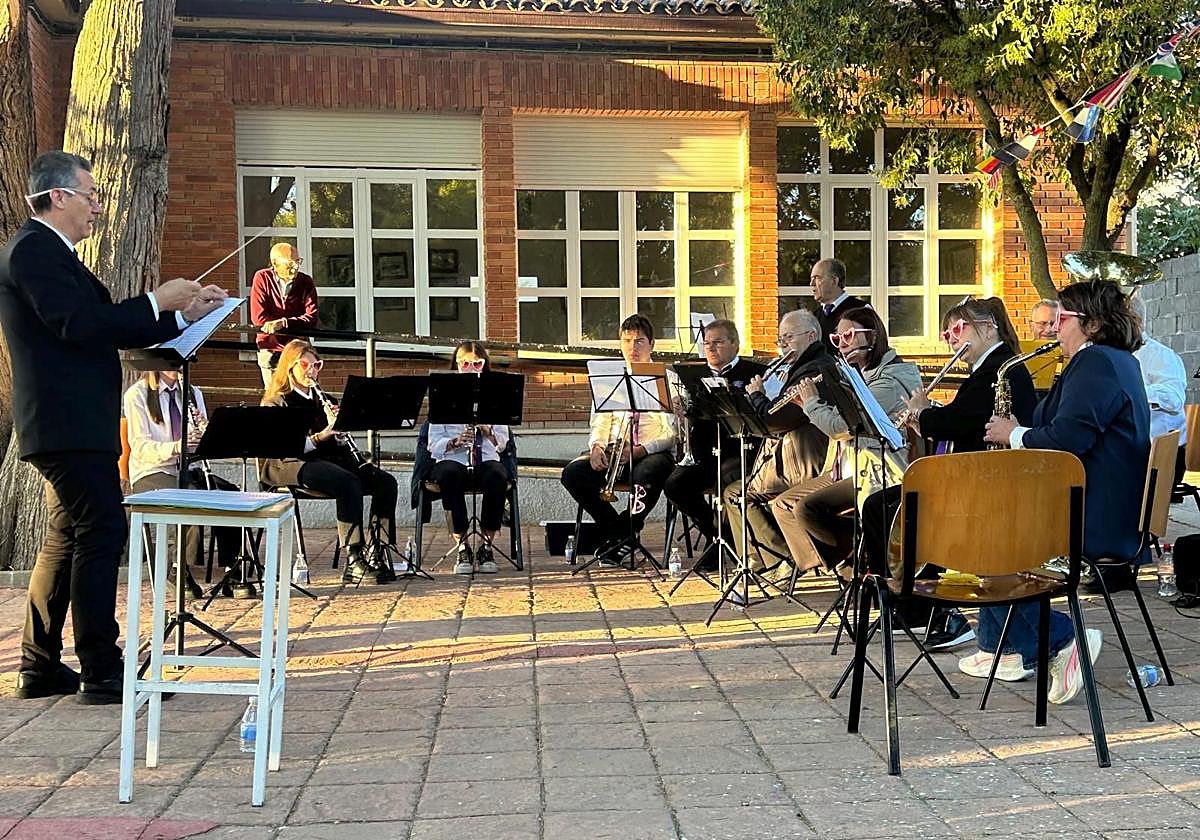 Concierto en las antiguas escuelas de Hontoria de Cerrato.