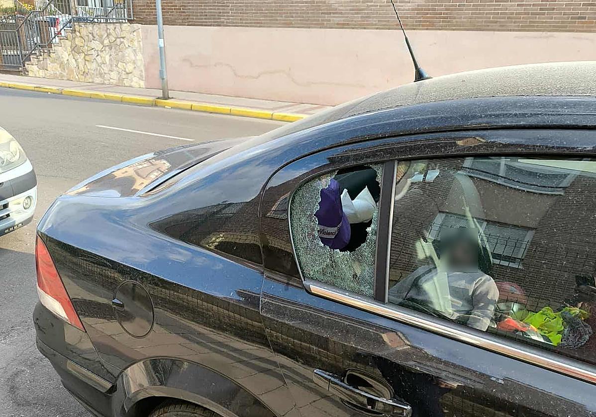 Uno de los vehículos que han sido robados de madrugada en La Cistérniga.