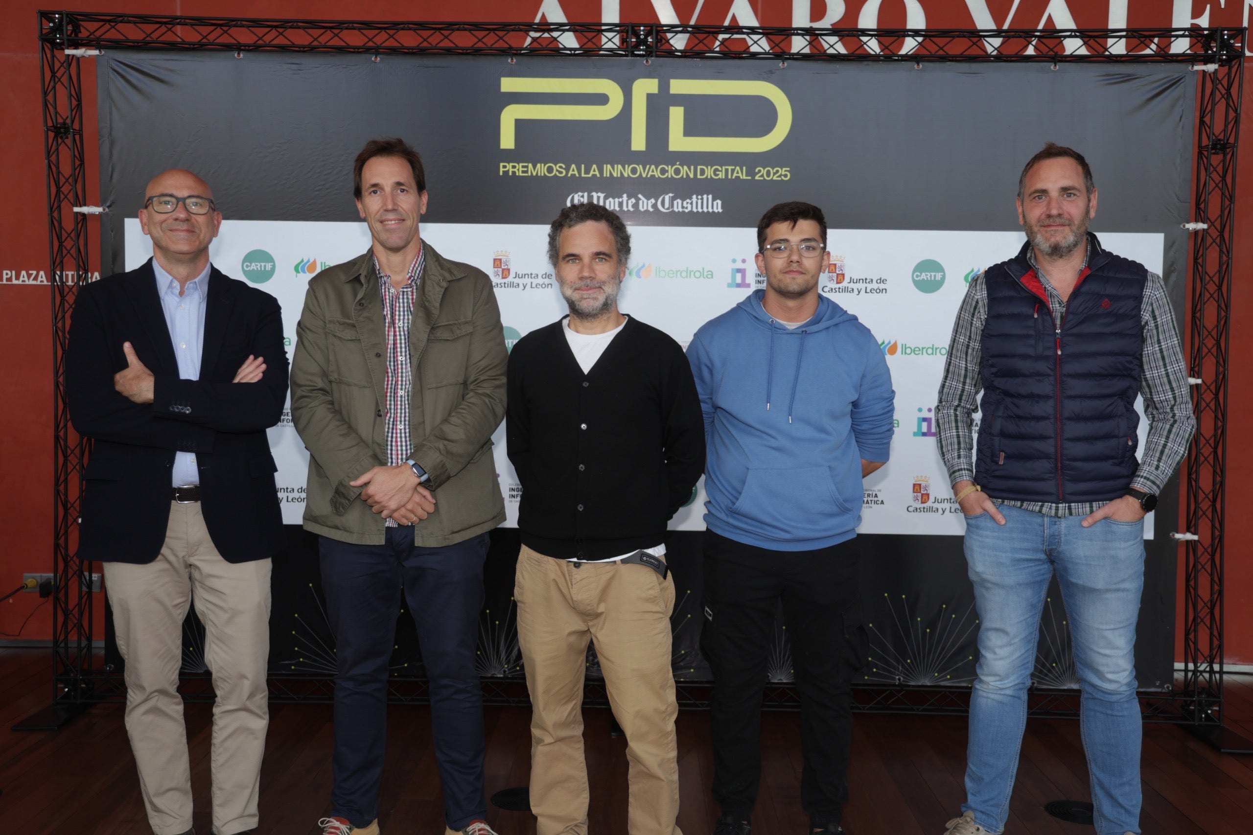 Luis Velasco, César Paredes, Luis Platón, Mario García y Alfonso Gallego, de Blue Connecting Emotions.