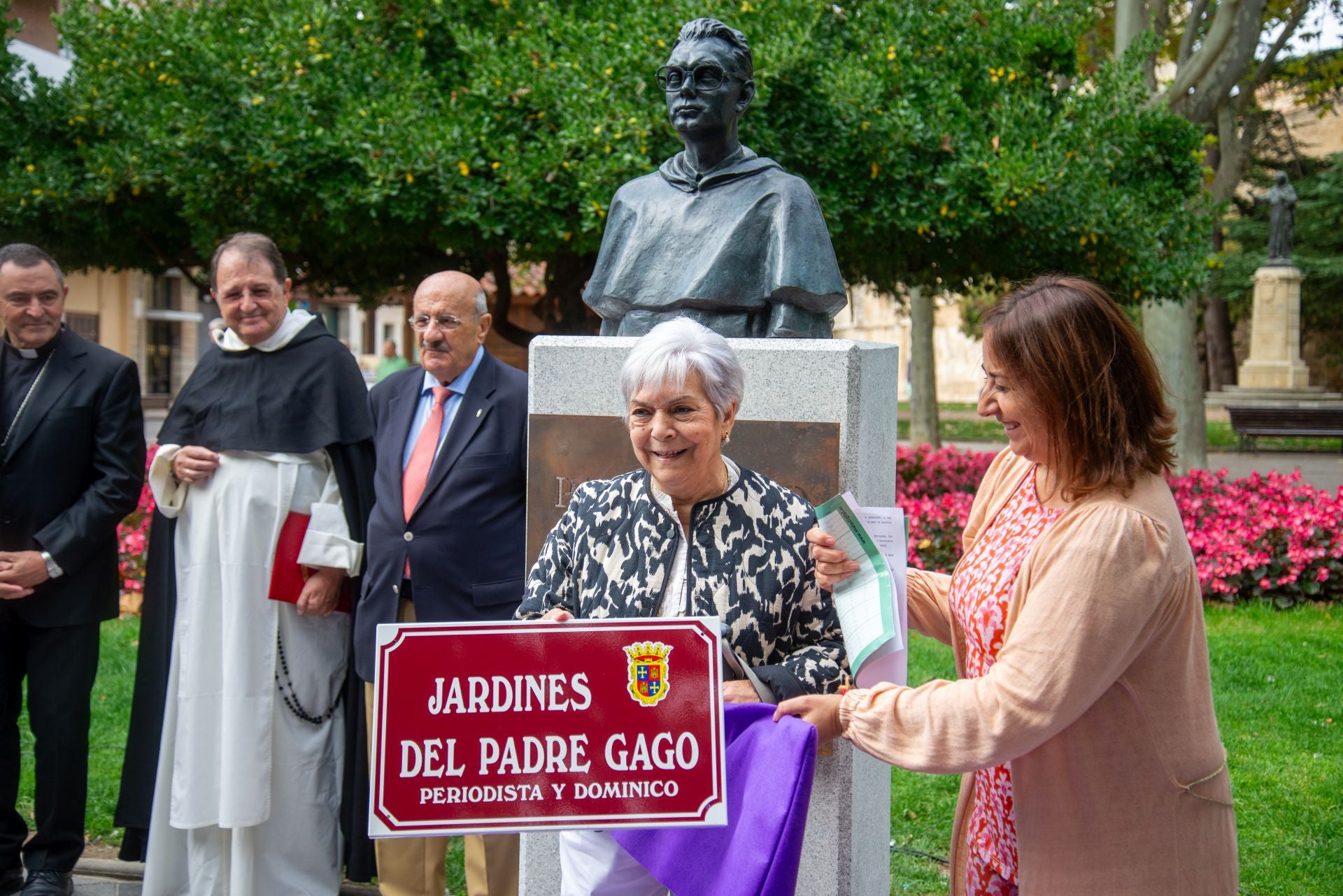 Así ha sido el homenaje al padre Gago en Palencia