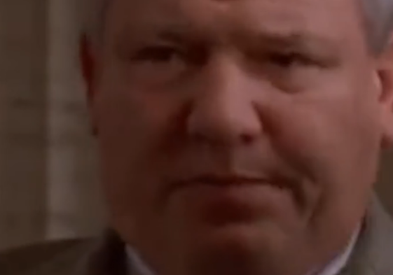 Ron Dean en la película 'El caballero oscuro' de Christopher Nolan