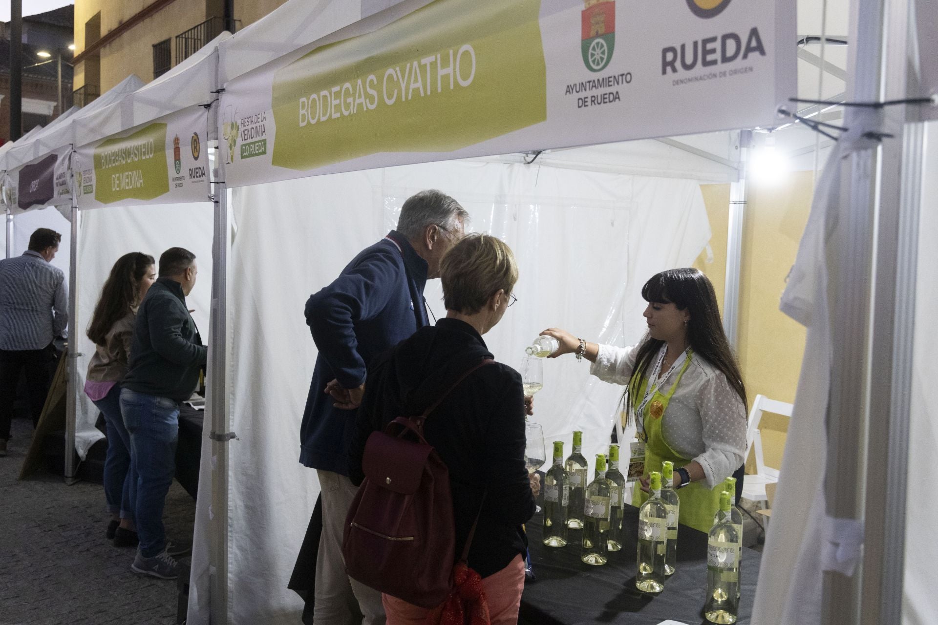 El buen ambiente marida con los vinos de la D.O. Rueda