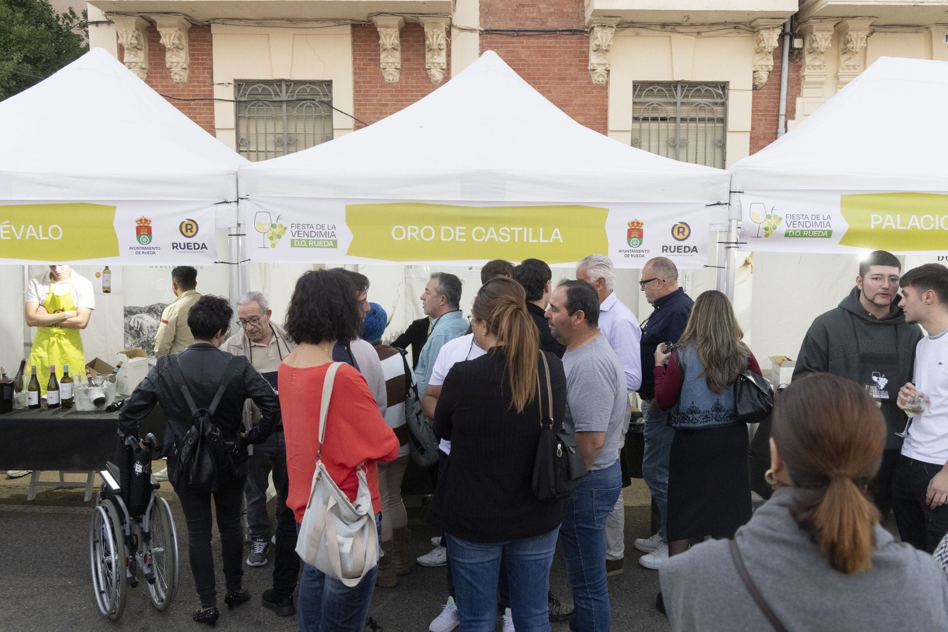 El buen ambiente marida con los vinos de la D.O. Rueda