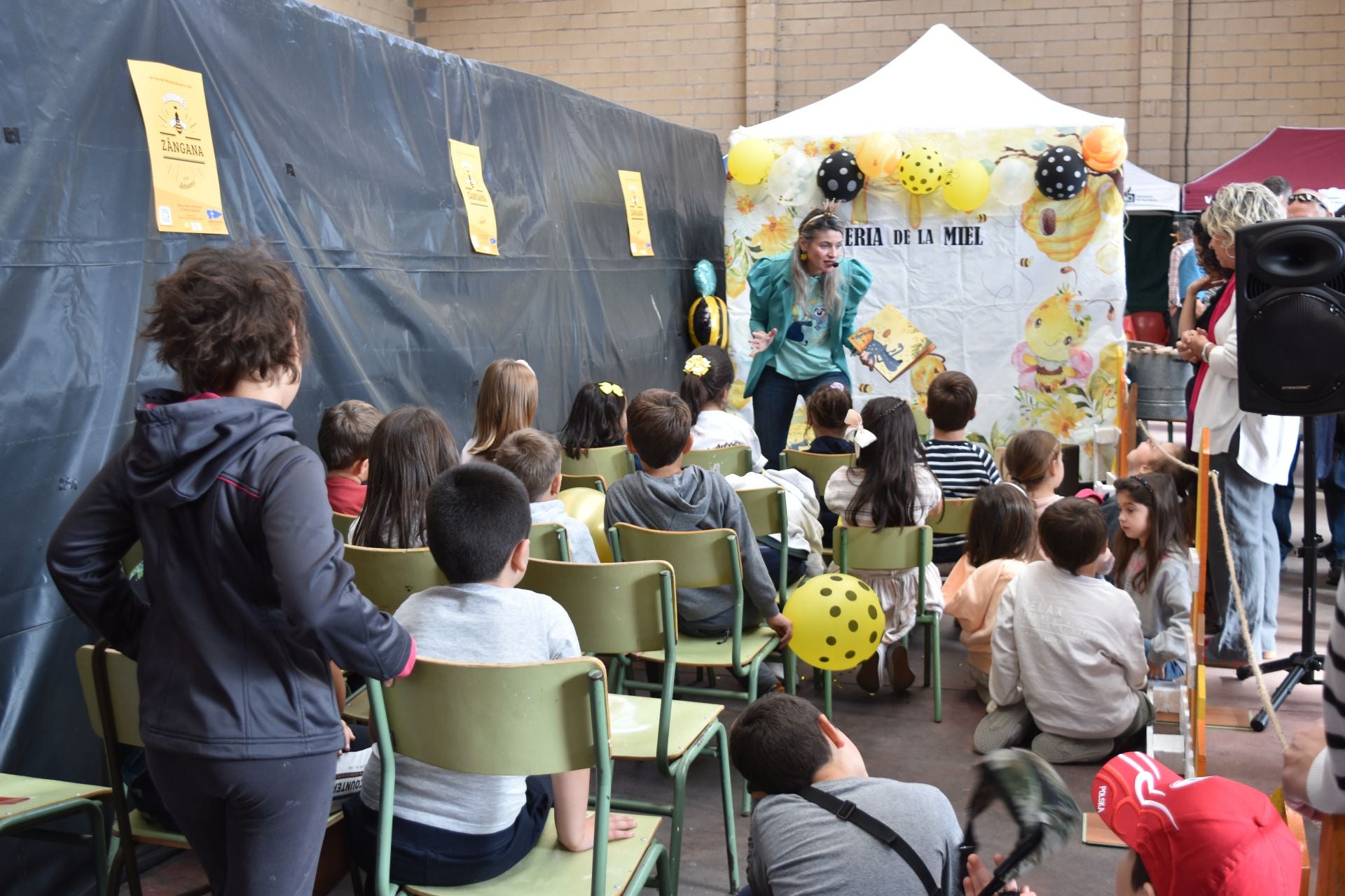 Animada Feria de la Miel de Castrejón de la Peña