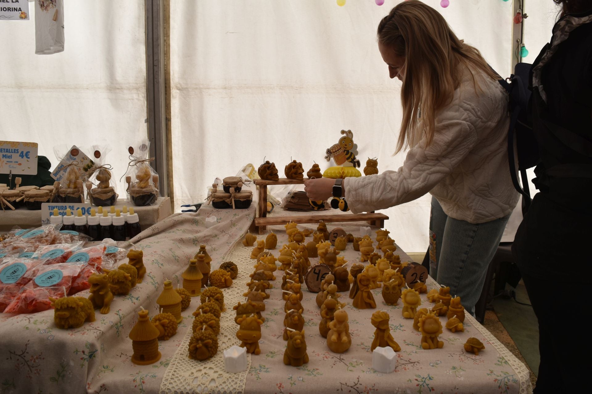 Animada Feria de la Miel de Castrejón de la Peña