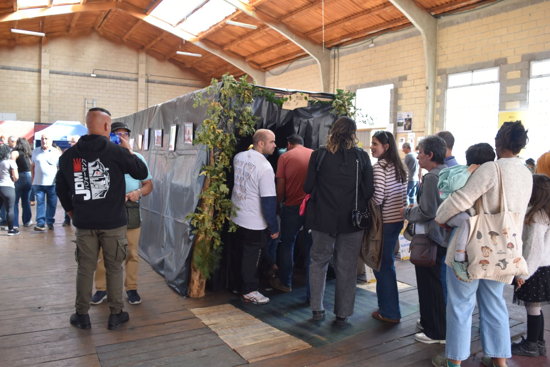 Animada Feria de la Miel de Castrejón de la Peña