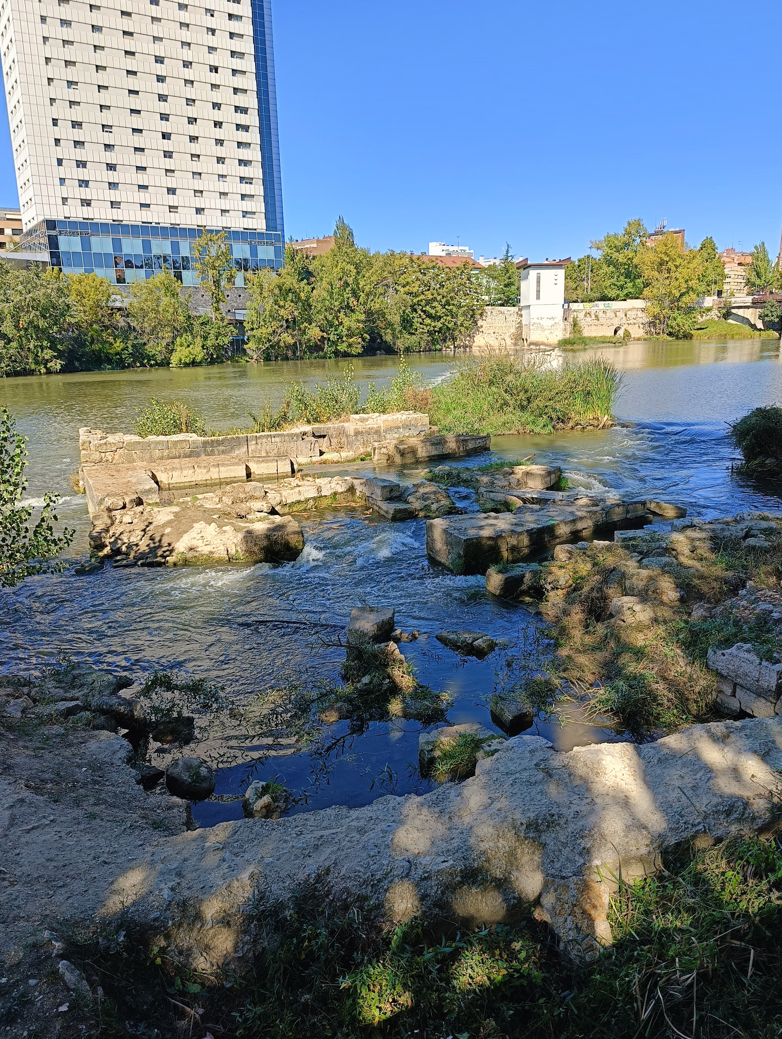 Imagen - Así han quedado las aceñas tras la limpieza de este sábado.