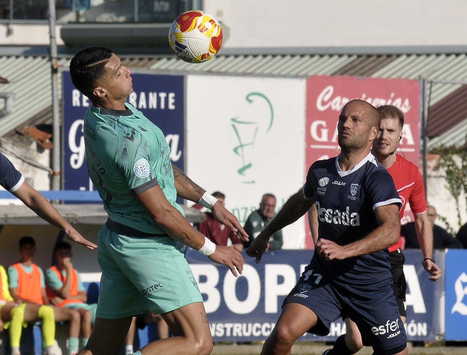 Fotos del partido entre el Marino de Luanco y la Segoviana
