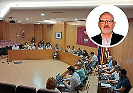 Un pleno en el Ayuntamiento de Laguna. En el círculo, Juan Carlos Rodríguez.
