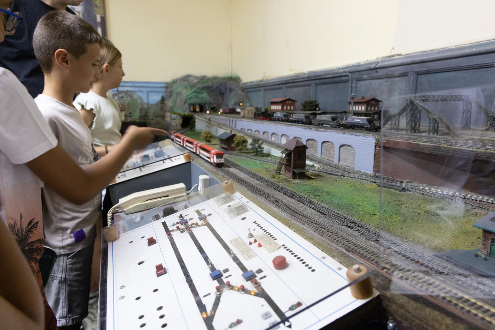 Visita a la exposición ferroviaria, en una de las ediciones anteriores.