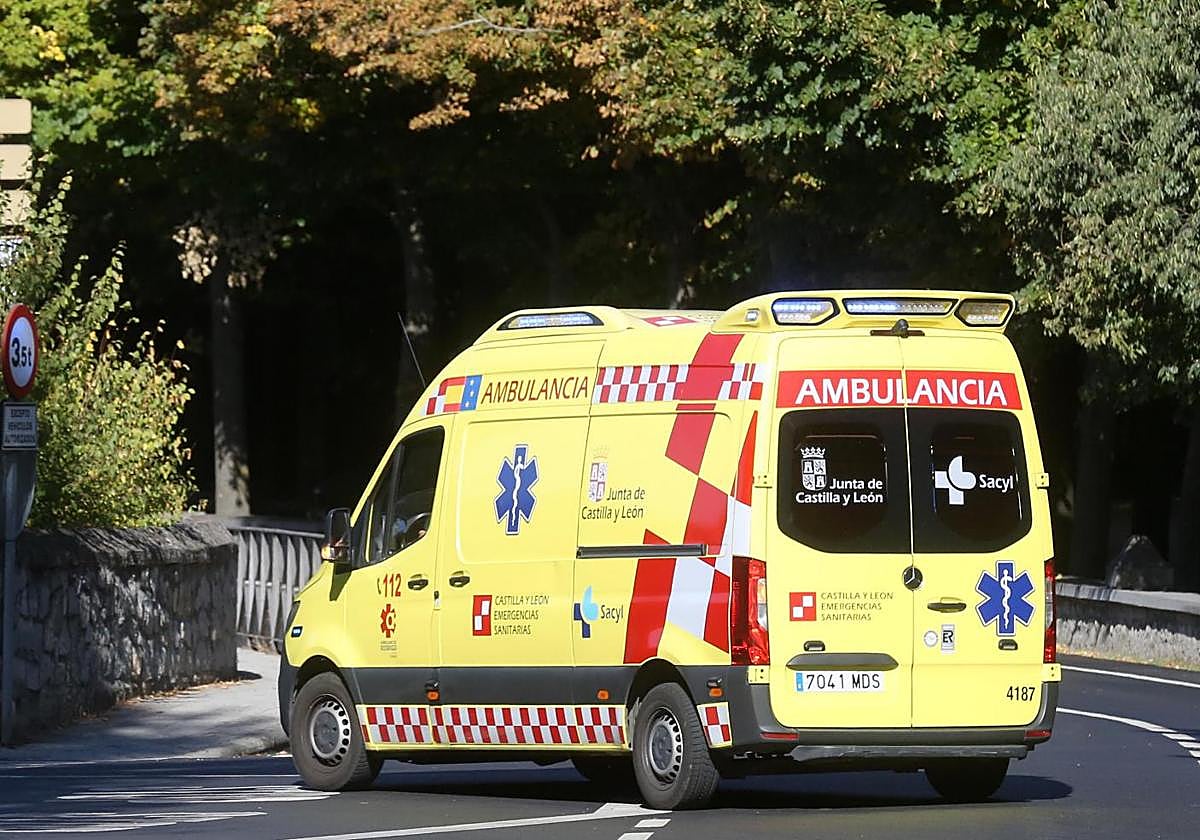 Una ambulancia del Sacyl, en una imagen de archivo.