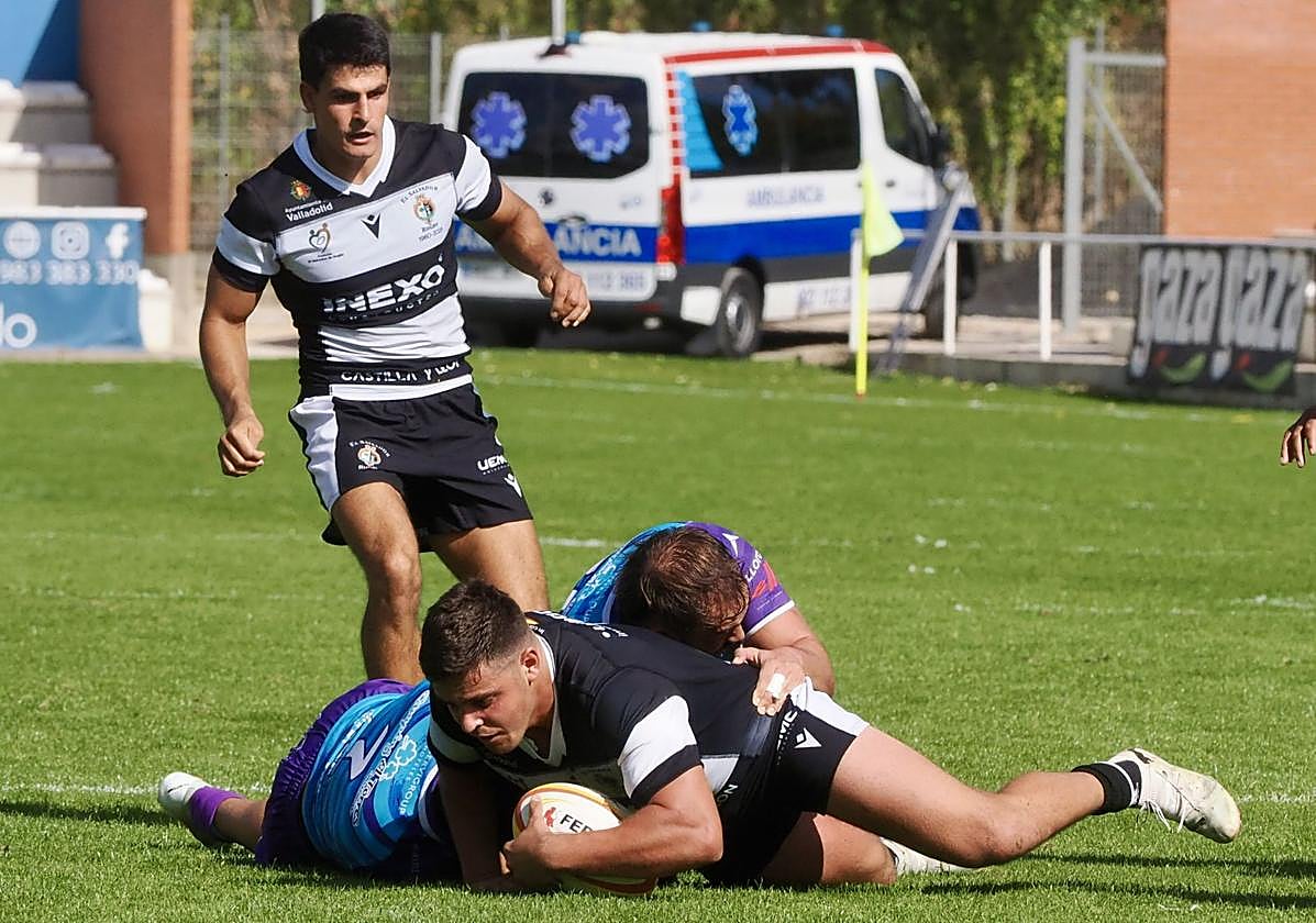 Partido entre El Salvador y La Vila en Pepe Rojo. A