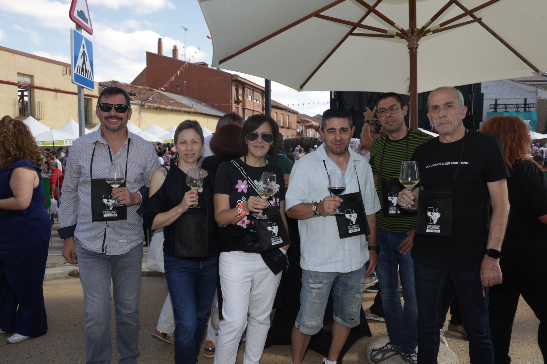 Amigos de Zamora y San Sebastián, por primera vez en la Fiesta de la Vendimia.