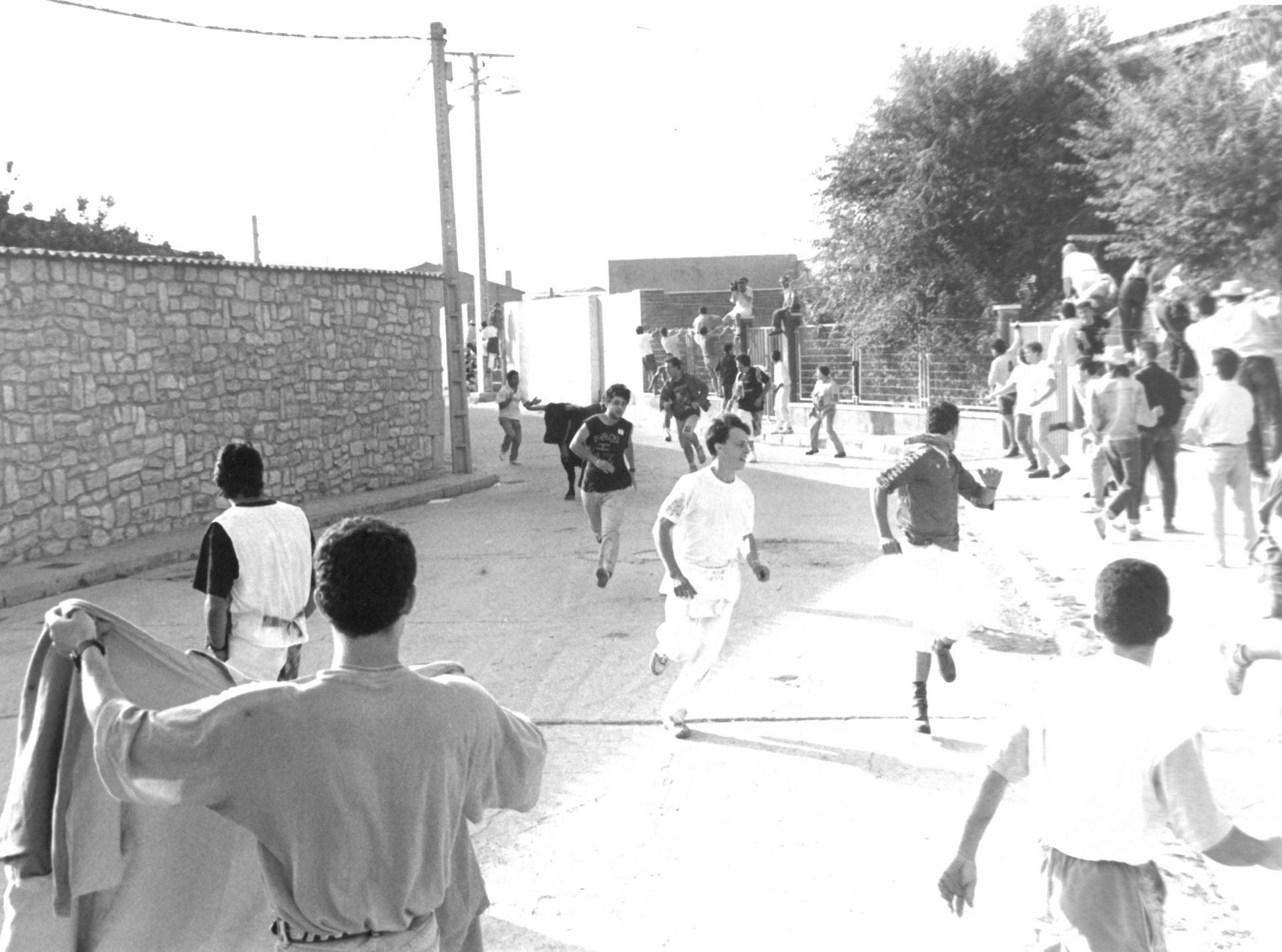 Encierro por las calles de Campaspero. 9 de agosto de 1993.