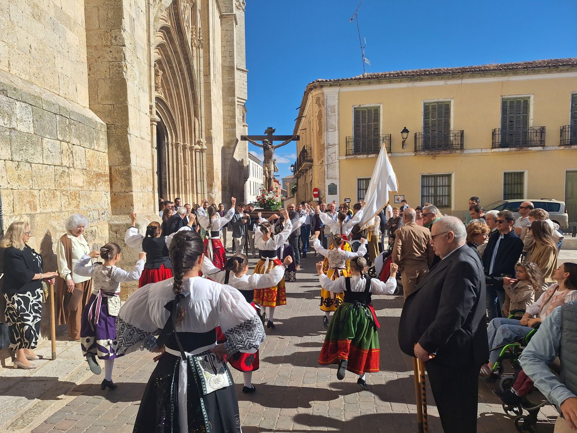 Las imágenes de la procesión de El Cristo de las Puertas en Medina de Rioseco