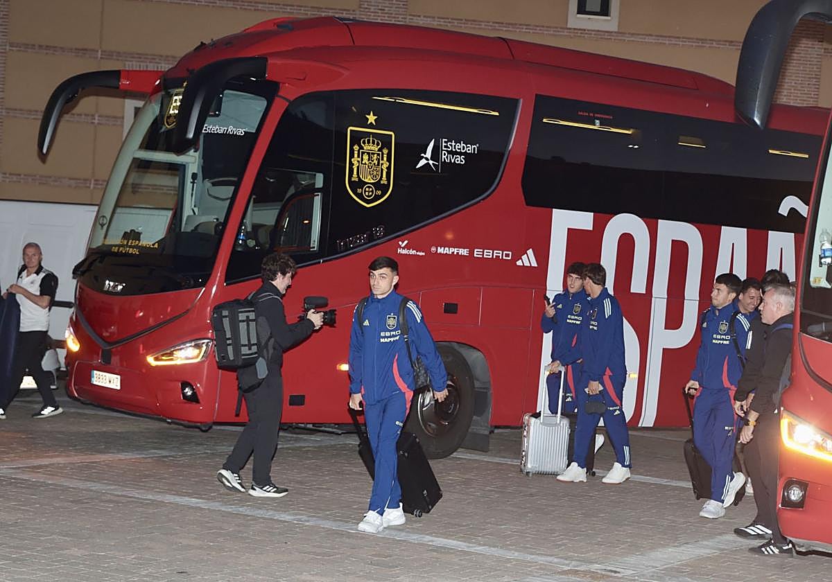 Las imágenes de la llegada de La Roja a Valladolid