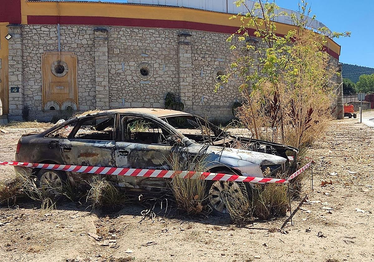 Decorado para 'The Walking Dead', junto a la plaza de toros.
